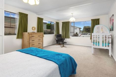 Photo of property in 5 Lagden Street, Camborne, Porirua, 5026