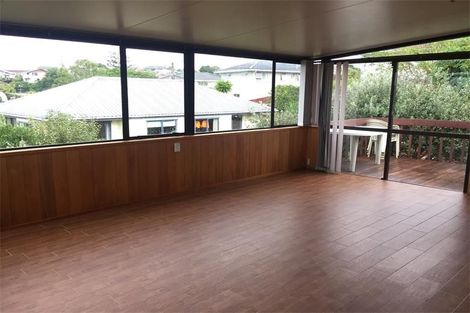 Photo of property in 3 Lavery Place, Sunnynook, Auckland, 0632