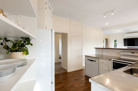 Photo of property in 26 Forest Lake Road, Forest Lake, Hamilton, 3200