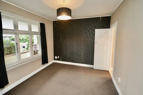 Photo of property in 27 Milverton Avenue, Hokowhitu, Palmerston North, 4410