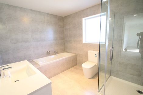 Photo of property in 13 Maka Terrace, Orewa, 0931