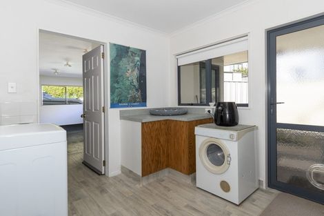 Photo of property in 28 Margaret Drive, Omokoroa, 3114