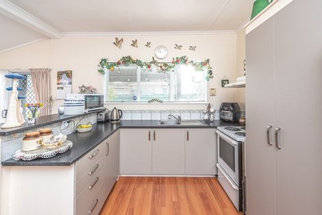 Photo of property in 27 Miro Street, Castlecliff, Whanganui, 4501