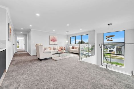 Photo of property in 30 Ballyalton Crescent, Flat Bush, Auckland, 2019