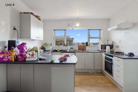 Photo of property in 71 College Road, Northcote, Auckland, 0627