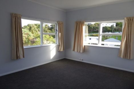 Photo of property in 24 Governor Road, Northland, Wellington, 6012