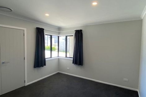 Photo of property in 5 Rotorua Grove, Aotea, Porirua, 5024
