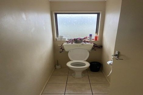 Photo of property in 11 Colonial Place, Kelvin Grove, Palmerston North, 4414