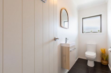 Photo of property in 7 Simpson Crescent, Raumati Beach, Paraparaumu, 5032