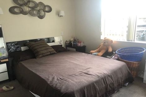 Photo of property in 27 Nicholas Gibbons Drive, Clendon Park, Auckland, 2103