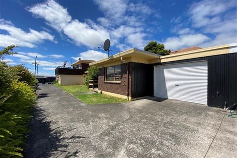 Photo of property in 2/107 Donovan Street, Blockhouse Bay, Auckland, 0600