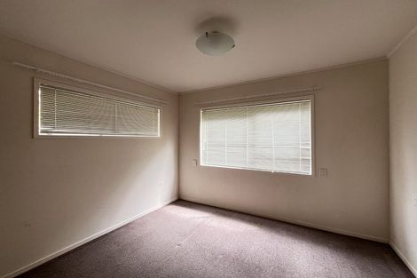 Photo of property in 2/1 Sylvan Park Avenue, Milford, Auckland, 0620