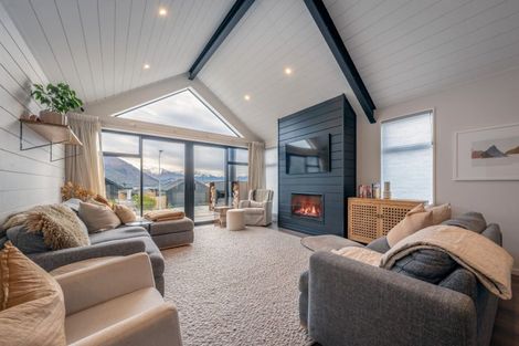 Photo of property in 60 Farrant Drive, Wanaka, 9305