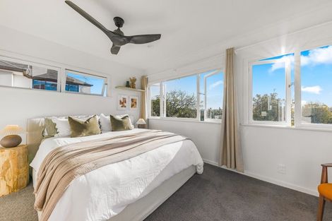 Photo of property in 1/150 East Coast Road, Forrest Hill, Auckland, 0620