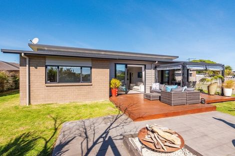 Photo of property in 6 Taranui Way, Paraparaumu Beach, Paraparaumu, 5032