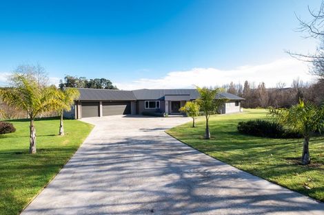 Photo of property in 43 Tauroa Valley Road, Havelock North, 4130