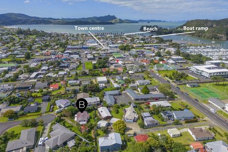 Photo of property in 20 Annette Place, Whitianga, 3510