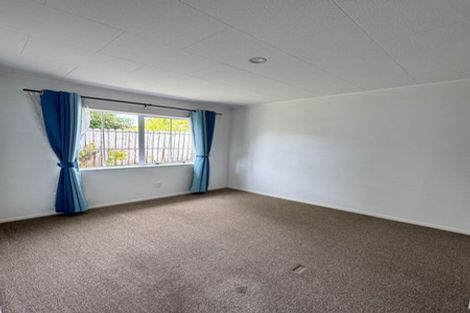 Photo of property in 31 Barbados Drive, Unsworth Heights, Auckland, 0632