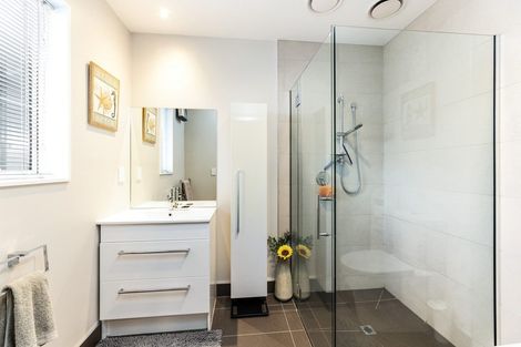 Photo of property in 22 Shearwater Drive, Woolston, Christchurch, 8023