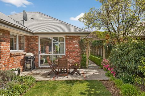 Photo of property in 8 Avon Gate, Russley, Christchurch, 8042
