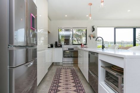 Photo of property in 9 Keene Drive, Bell Block, New Plymouth, 4312