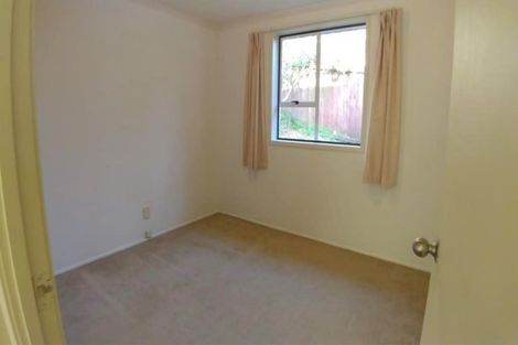 Photo of property in 2/26a Sunnynook Road, Sunnynook, Auckland, 0620