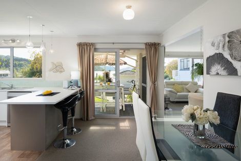 Photo of property in 23 Broadway, Picton, 7220