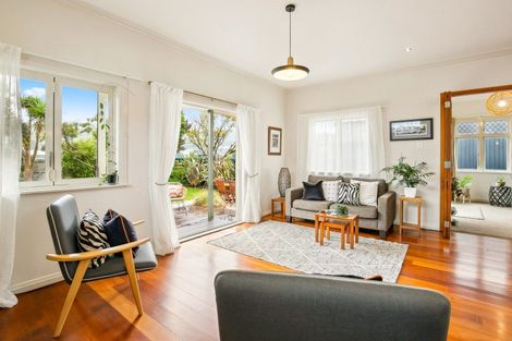 Photo of property in 43 Darlington Road, Miramar, Wellington, 6022