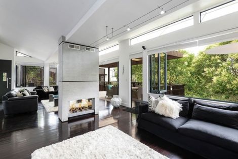 Photo of property in 21 Tanglewood Place, Cockle Bay, Auckland, 2014