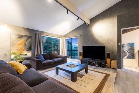 Photo of property in 28 Peterhouse Street, Tawa, Wellington, 5028