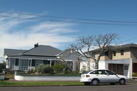 Photo of property in 5 Autere Street, Strandon, New Plymouth, 4312