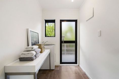 Photo of property in 2/8 Lingfield Street, Glenfield, Auckland, 0629