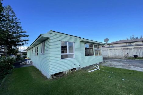 Photo of property in 8 Rathgar Road, Henderson, Auckland, 0610