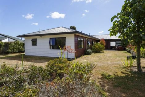 Photo of property in 8 Astelia Way, Waipahihi, Taupo, 3330