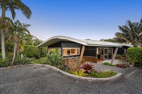 Photo of property in 107 Russell Bruce Place, Onemana, Whangamata, 3691