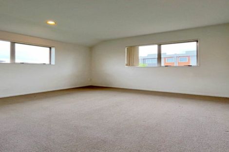 Photo of property in 15 Merlot Way, Te Atatu South, Auckland, 0610