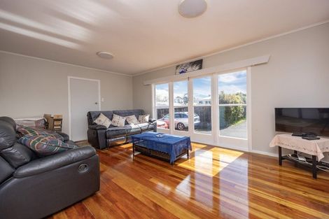 Photo of property in 2/30 Ribblesdale Road, Henderson, Auckland, 0612