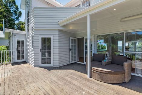 Photo of property in 207 Woodlands Park Road, Titirangi, Auckland, 0604