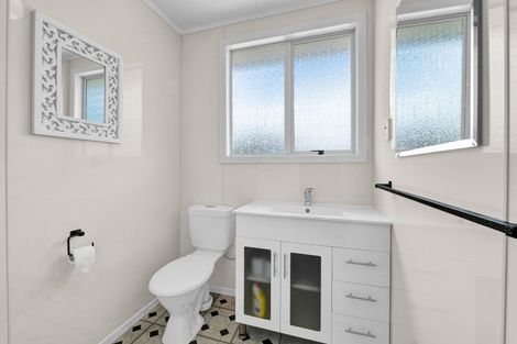 Photo of property in 80 Parris Street, Waitara, 4320