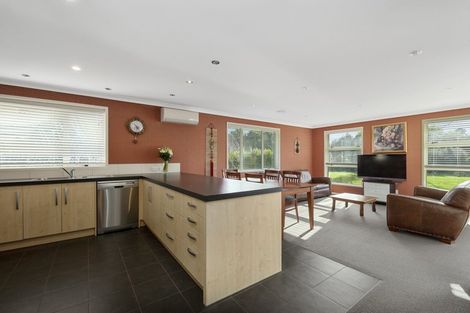 Photo of property in 15 Bodes Lane, Kinloch, Taupo, 3377