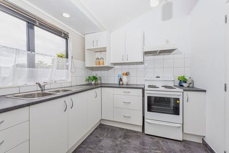 Photo of property in 2/109 Don Buck Road, Massey, Auckland, 0614