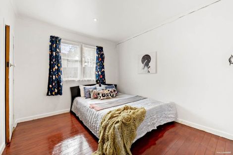 Photo of property in 36 Sheridan Drive, New Lynn, Auckland, 0600