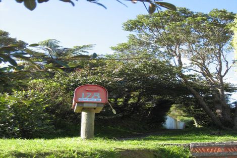 Photo of property in 128 Parkvale Road, Karori, Wellington, 6012