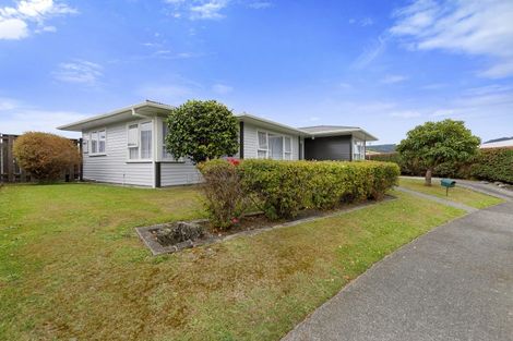 Photo of property in 15 Bonnie Glen Crescent, Ebdentown, Upper Hutt, 5018