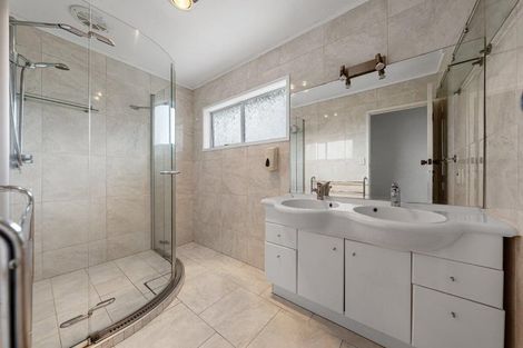 Photo of property in 6 Deacon Road, Riverhead, Kumeu, 0892