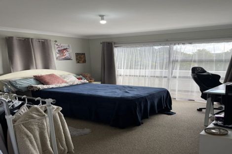 Photo of property in 27 Charles Prevost Drive, The Gardens, Auckland, 2105