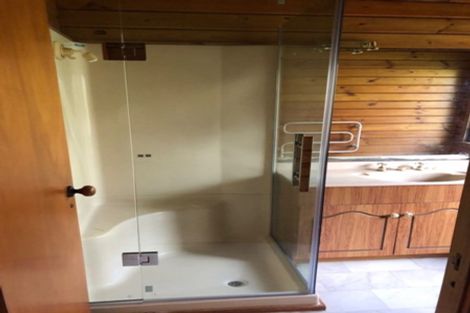 Photo of property in 21 Unsworth Drive, Unsworth Heights, Auckland, 0632