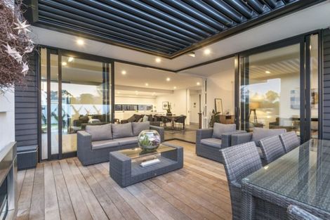 Photo of property in 64 Clyde Road, Ilam, Christchurch, 8041