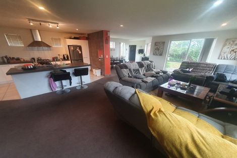 Photo of property in 18 Grimseys Road, Redwood, Christchurch, 8051