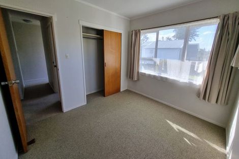 Photo of property in 1 Cleve Road, Green Bay, Auckland, 0604